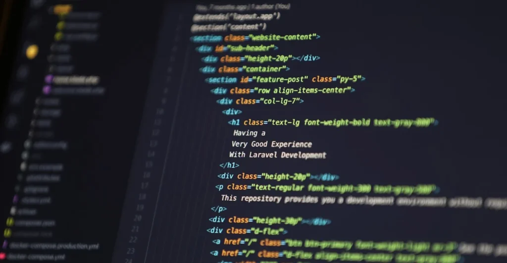 Code HTML coloré affiché dans un éditeur de code à fond sombre